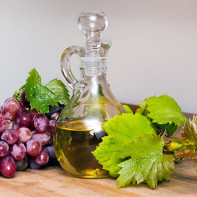Grape seed oil photo