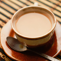 Photo du thé noir avec du lait 3