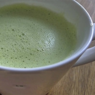 Foto af grøn te med mælk 3