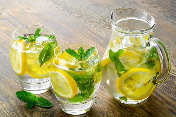 Comment faire de l'eau citronnée