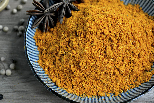 The benefits and harms of curry spice