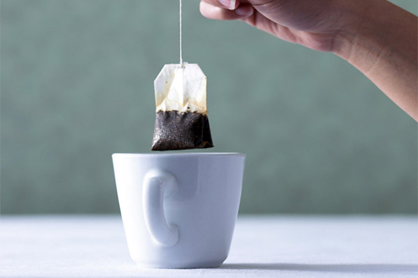 The benefits and harms of green tea bags