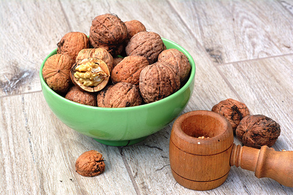 Co správně jíst vlašské ořechy