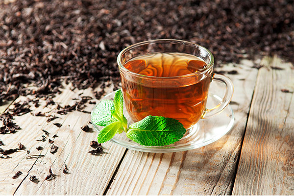 The benefits and harms of black tea