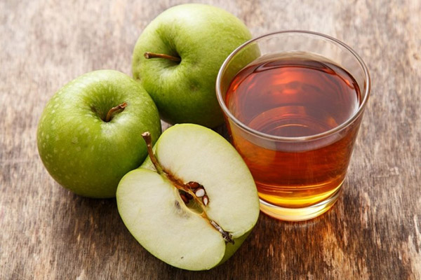 Fordele og ulemper ved æblejuice