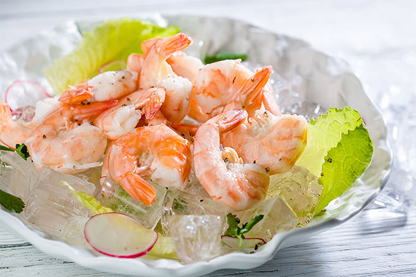 How and with what to eat shrimps
