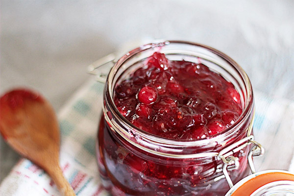 How to cook jam from cowberries: Recipes