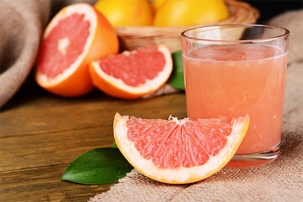 Can I drink grapefruit juice on an empty stomach and at night?