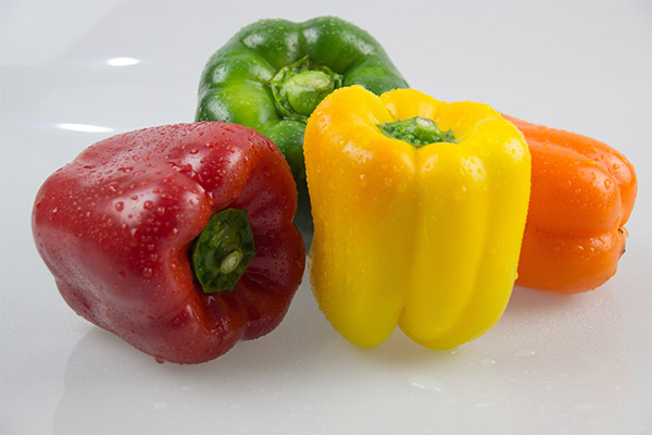 Useful properties of pepper depending on color