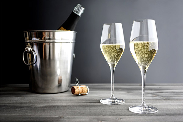 The benefits and harms of champagne