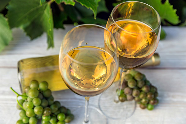 Benefits of White Wine