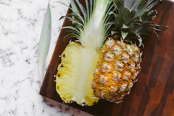 Hvordan man spiser ananas korrekt
