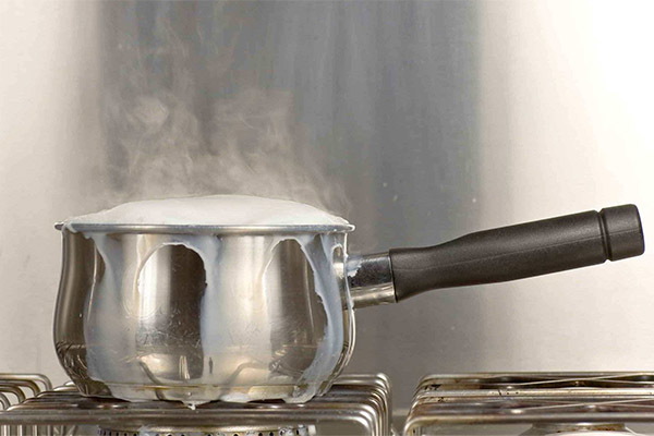 How to Boil Milk Properly