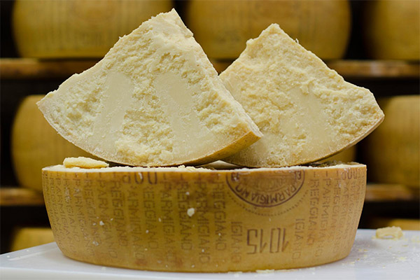 パルメザンチーズの選び方、保存方法について