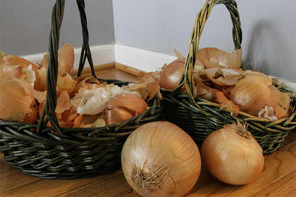 Onion husk in cooking