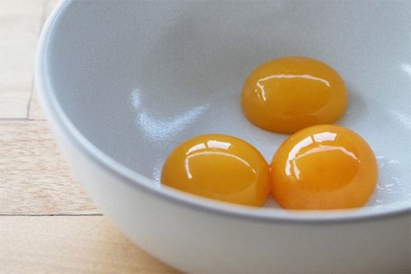 Darf man rohe Eier an Tiere verfüttern?