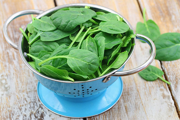 The benefits and harms of spinach