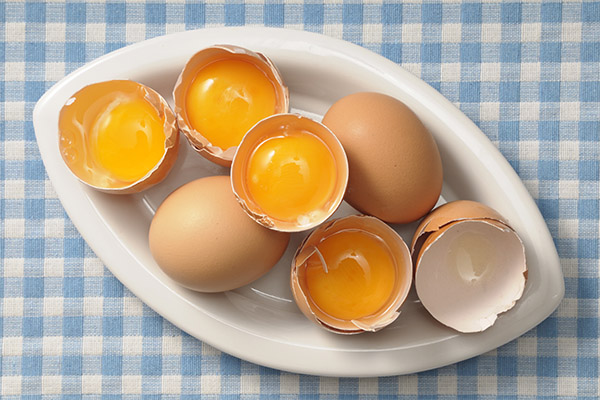 Nutzen und Schaden von rohen Eiern
