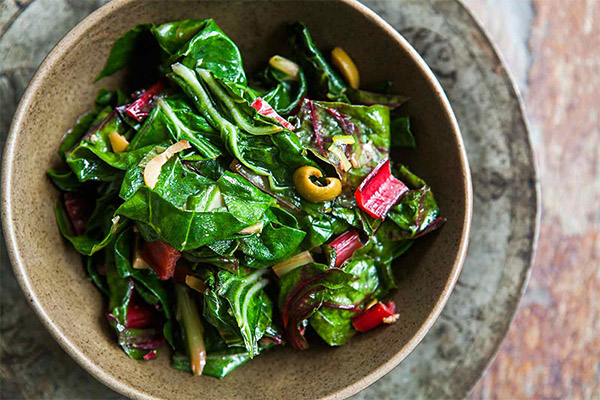 Chard med Chard Leaf Salat