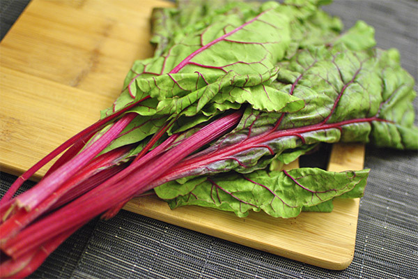 What can be cooked from the beet tops
