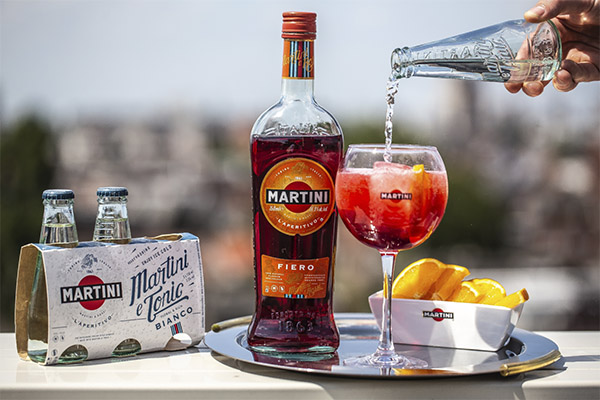 Cum să bei un Martini