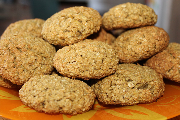 Flourless and sugarless oatmeal cookies