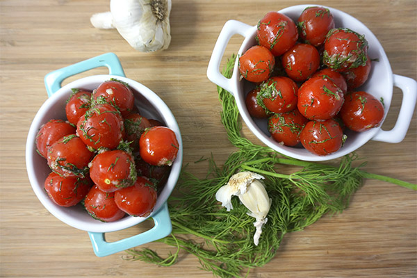 Les avantages et les inconvénients des tomates marinées
