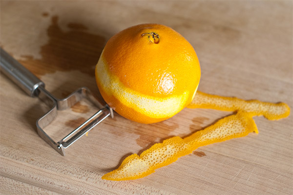 Wie man eine Orange schält