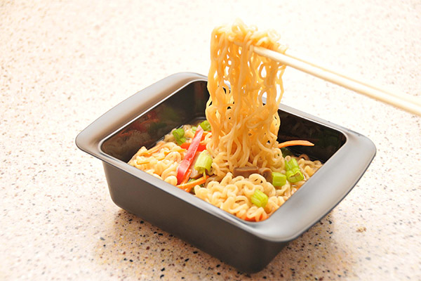 The benefits and harms of instant noodles