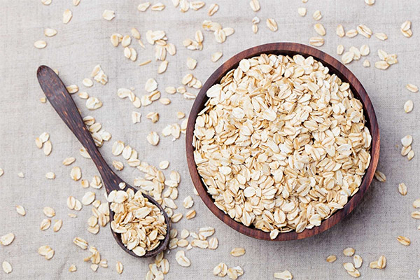 The benefits and harms of oat flakes