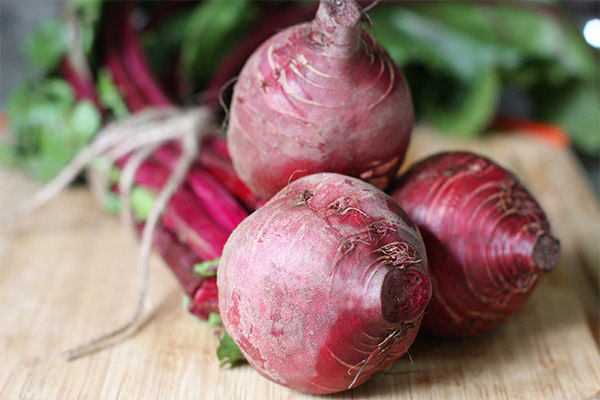The benefits and harms of beets