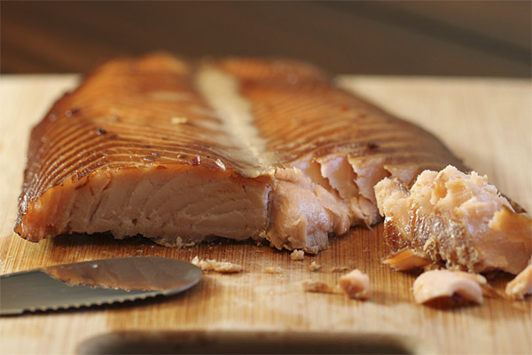 Benefits and harms of smoked salmon
