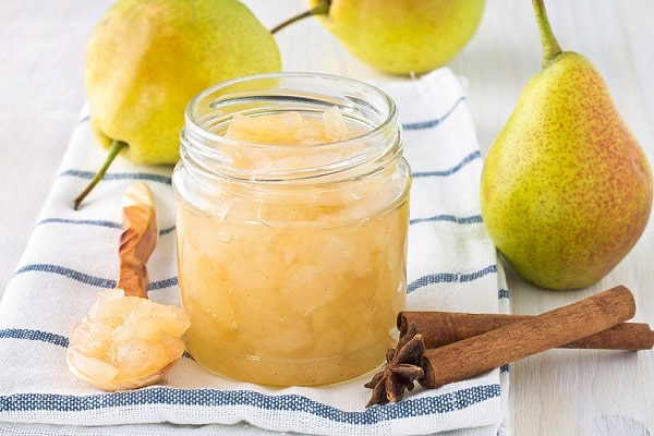 Pear Jam with cinnamon and pecans
