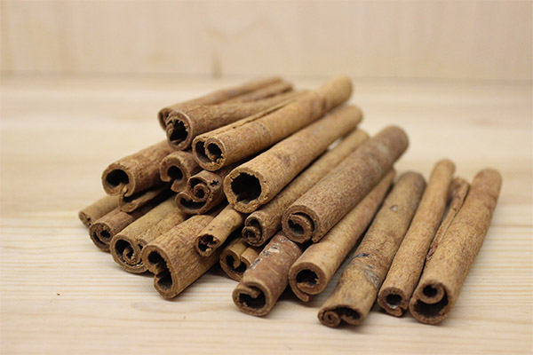 How does cinnamon affect the human body