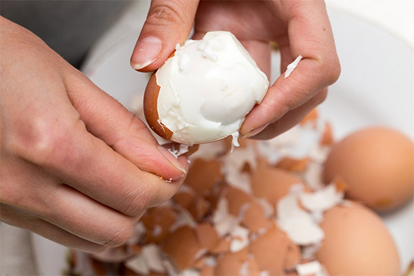 How to properly peel eggs
