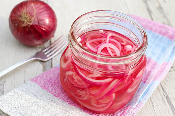 How to Pickle Red Onions
