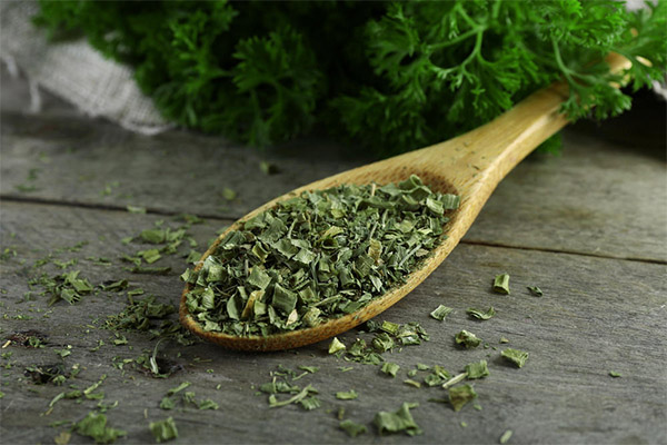 What are the benefits of dried parsley
