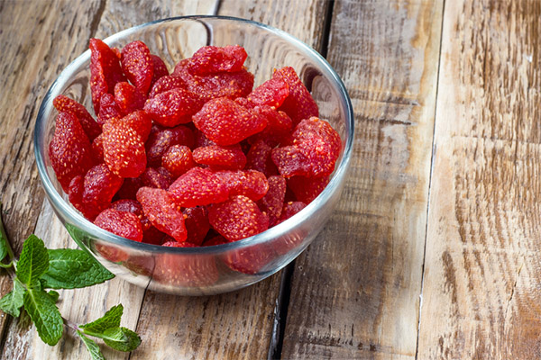 Was man mit getrockneten Erdbeeren machen kann