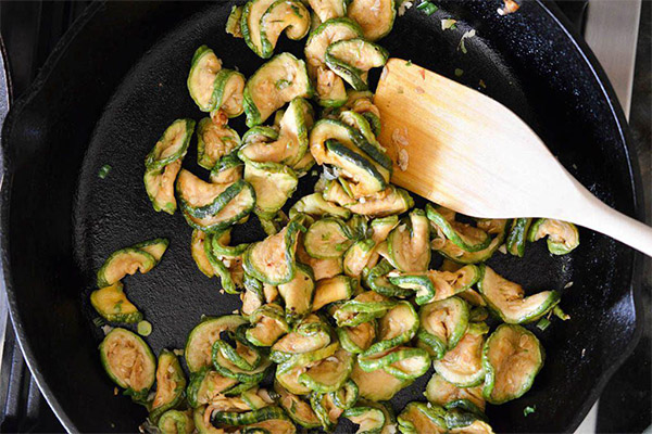 What can be made of dried zucchini