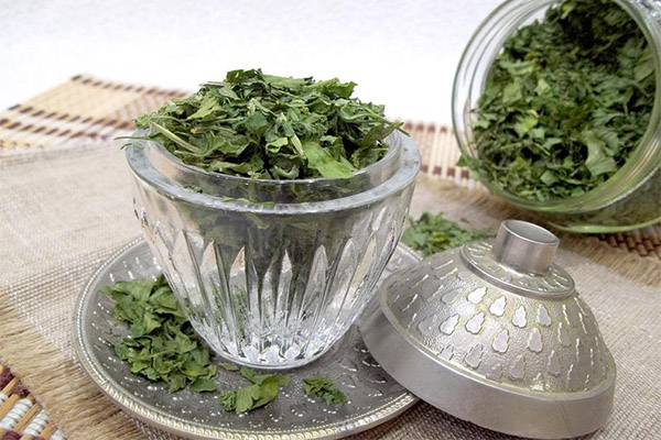 Where to use dried parsley