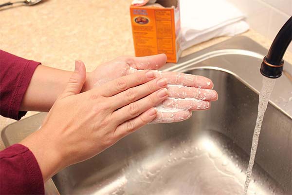 ワサビを扱った後の手の洗い方