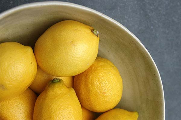 Hvad er en citron godt for dig, hvis du er gravid?