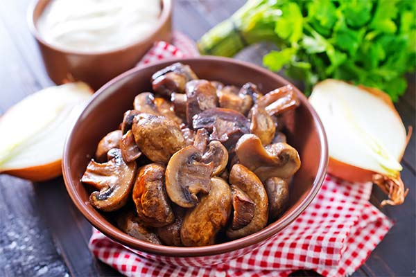 What can be cooked with fried canned mushrooms