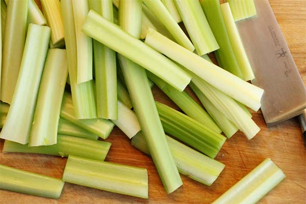 How to properly peel celery