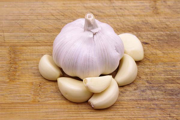 How to eat garlic for good health