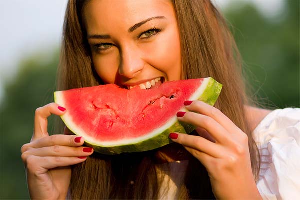 Hvordan man introducerer vandmelon i kosten af en ammende mor