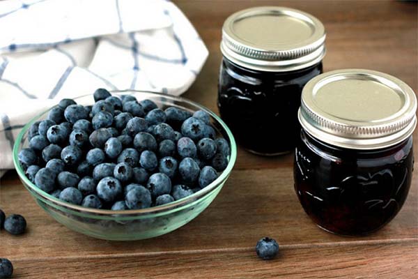 How to make blueberry jam