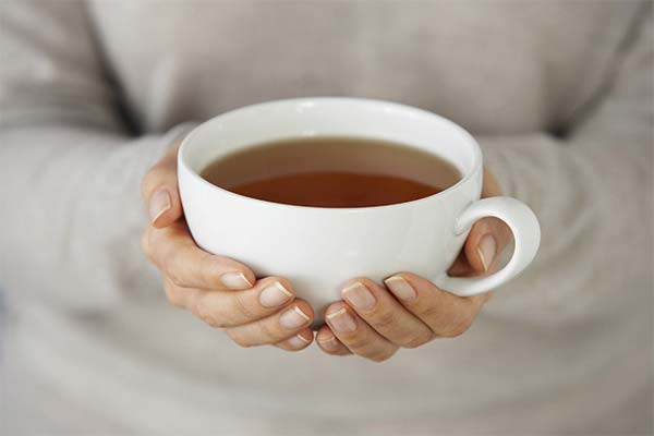 Can I drink tea right after a meal?