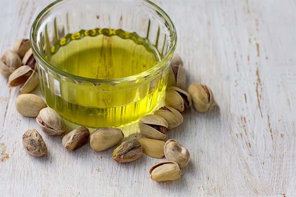 Useful properties of pistachio oil