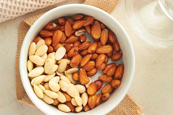 The benefits of peeled almonds